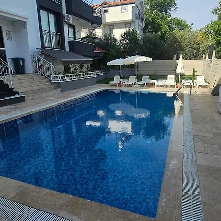 Havuzlu Site Icinde Kiralik Apartment